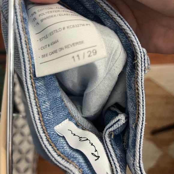 KanCan Petite Button Fly Flare Jeans - size 11/29 - Picture 8 of 8